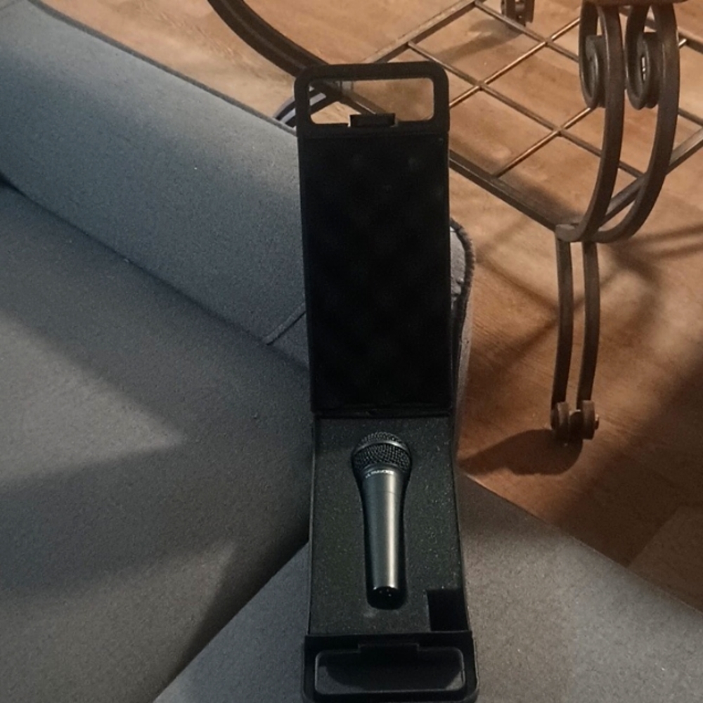Microphone